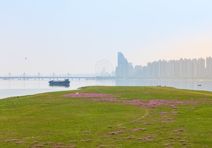 江西南昌：一江碧水入画来